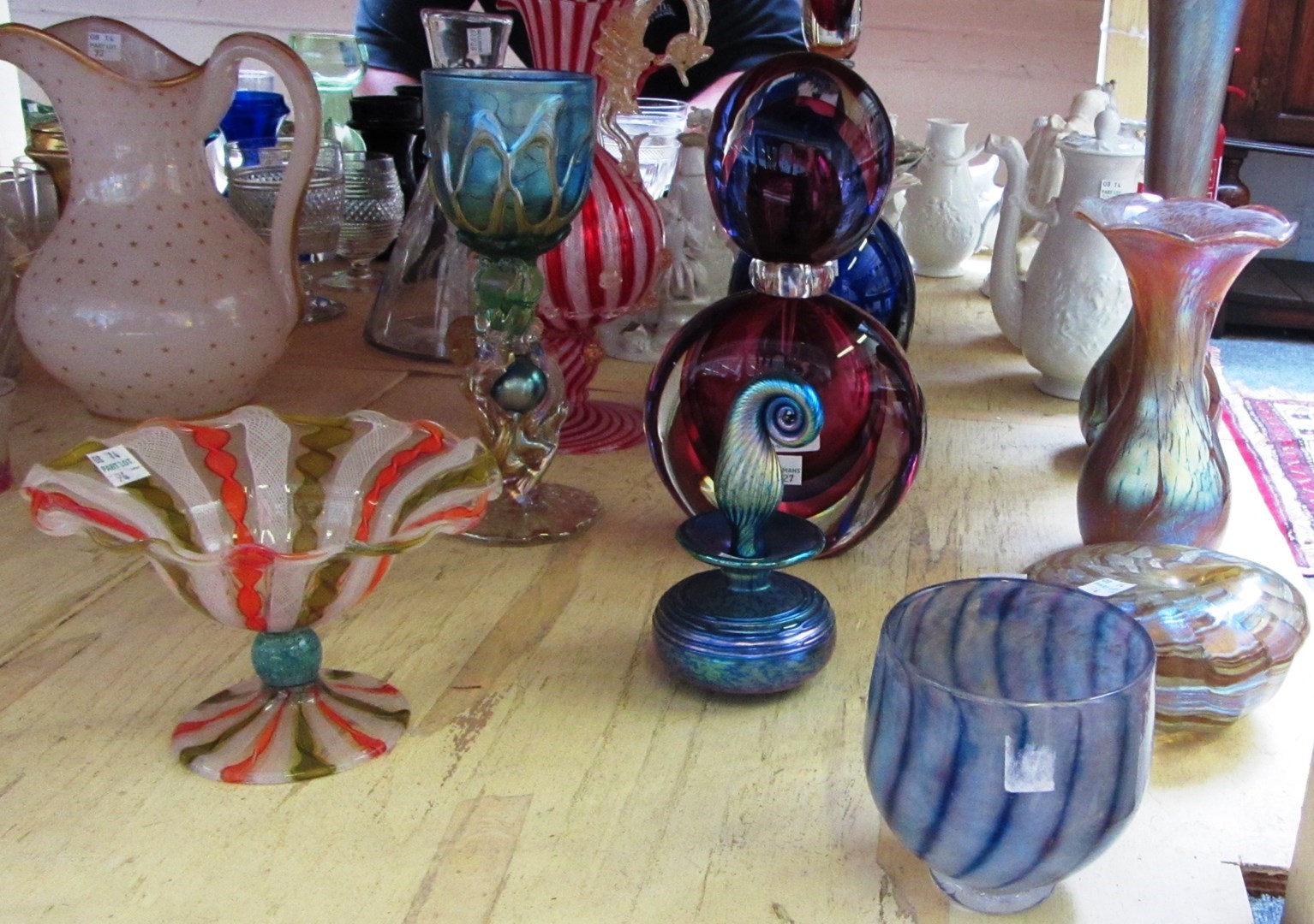 Appraisal: A quantity of contemporary glass wares including a Salviati type