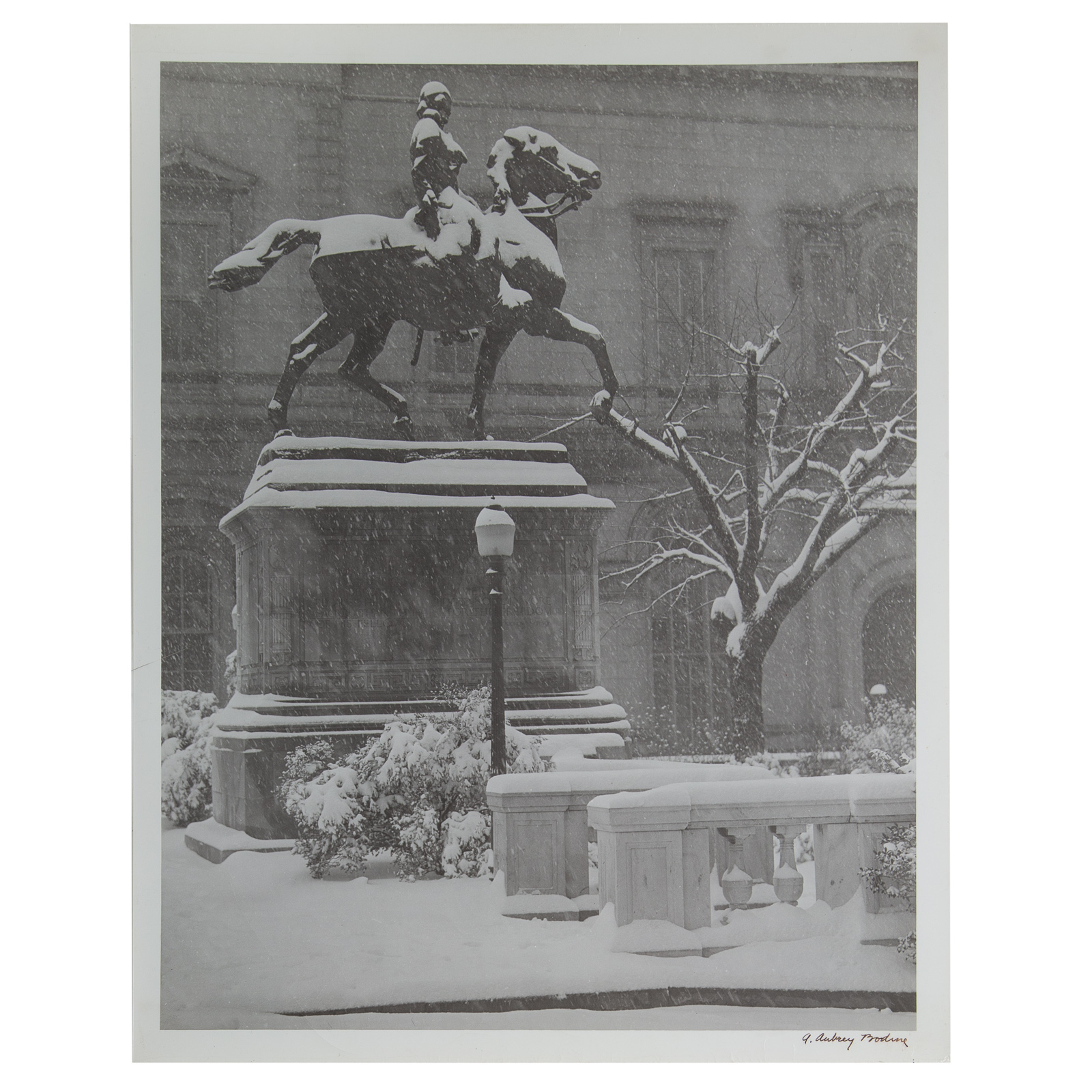 Appraisal: A AUBREY BODINE WASHINGTON STATUE MT VERNON American - Gelatin