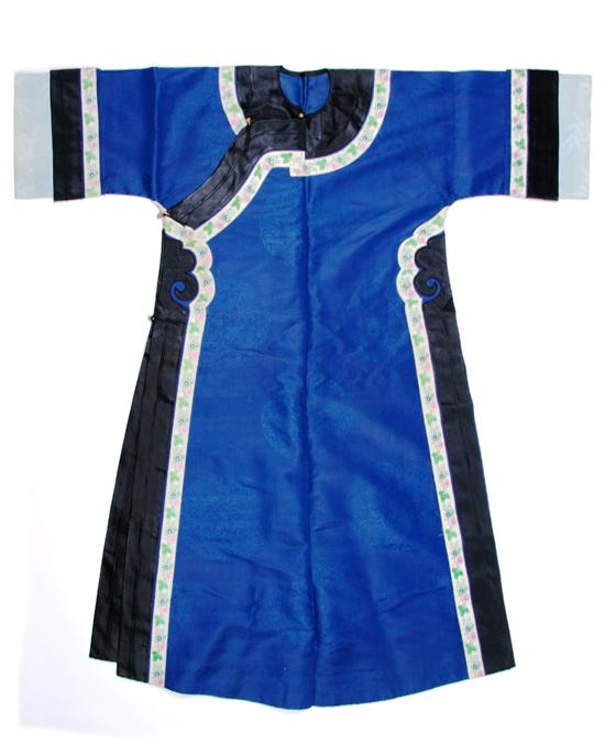 Appraisal: A Ladys Manchu Robe Height inches