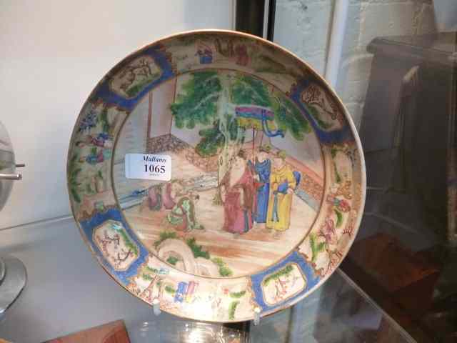 Appraisal: A CHINESE PORCELAIN FAMILLE VERT SAUCER DISH decorated in coloured