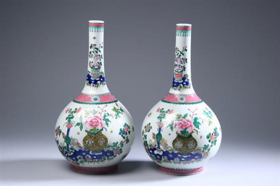 Appraisal: PAIR CHINESE FAMILLE ROSE PORCELAIN VASES Qing Dynasty Floral decoration