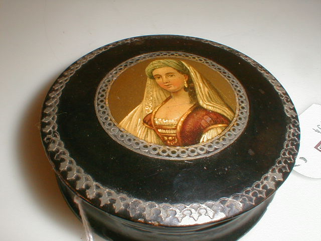 Appraisal: A Georgian paper mach powder pot with portrait of a