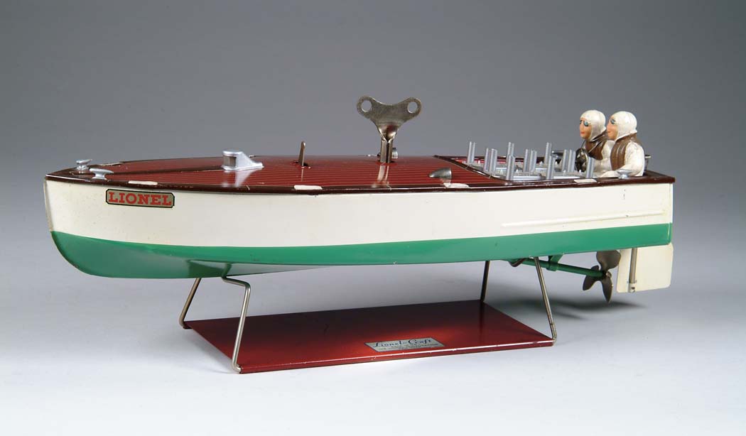 Appraisal: LIONEL SPEEDBOAT A dock-teak colored deck creamy white sides and