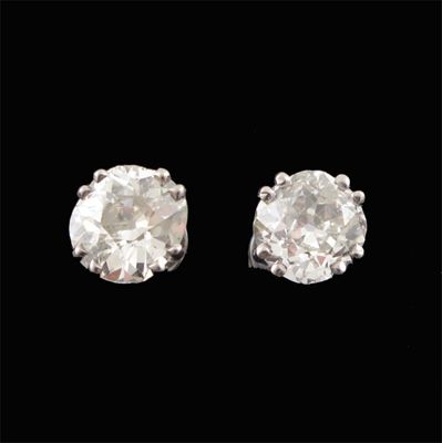 Appraisal: A pair of diamond stud earrings the circular cut diamonds