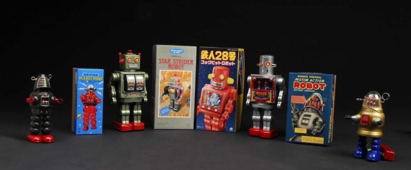 Appraisal: Lot of Contemporary Robot Toys Description Japanese Includes one Star