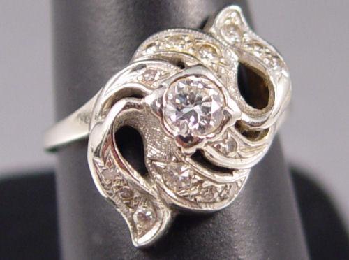 Appraisal: K WHITE GOLD DIAMOND RING K white gold ring contains