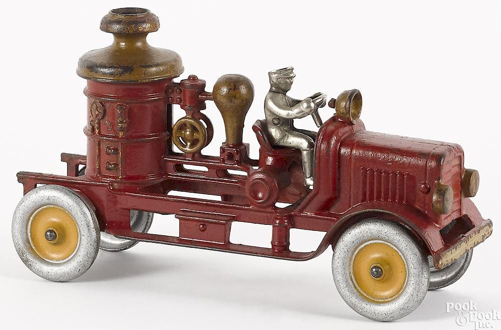 Appraisal: Hubley cast iron fire pumper Hubley cast iron fire pumper