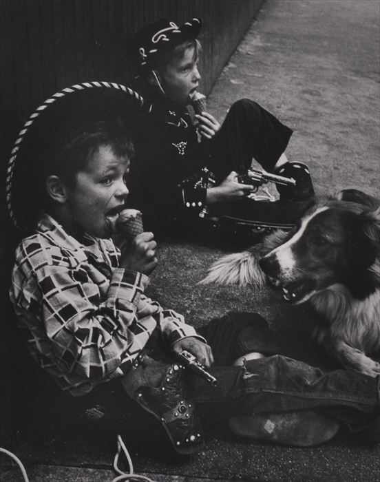 Appraisal: BENN MITCHELL b NEW YORK TWO BOYS EATING ICE CREAM