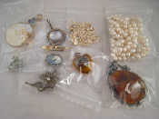 Appraisal: A quantity of mixed jewellery including freshwater pearls amber white