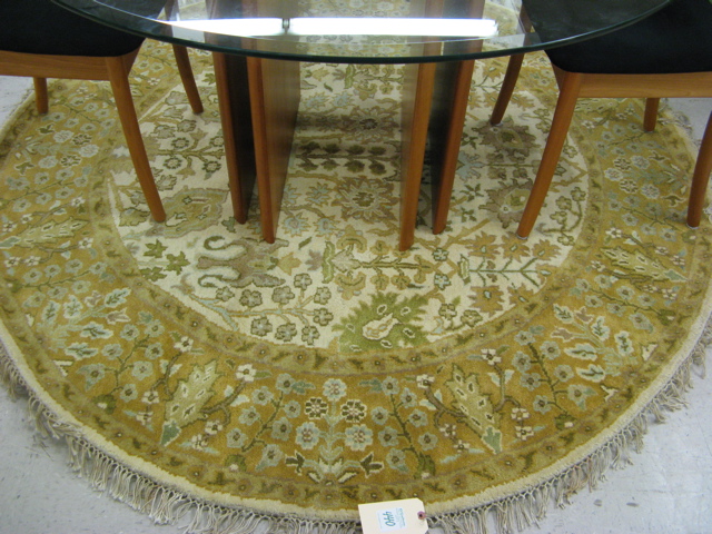 Appraisal: ROUND ORIENTAL ACCENT AREA RUG Indo-Persian hand knotted quality '