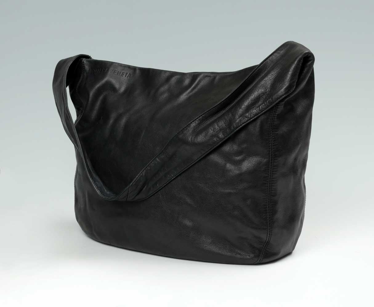 Appraisal: BLACK BOTTEGA VENETA LARGE HOBO SHOULDER BAG Great Hobo bag