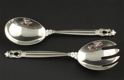 Appraisal: A pair of Georg Jensen silver Acorn pattern servers stamped