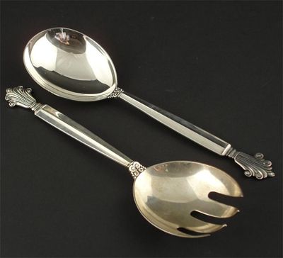 Appraisal: A pair of Georg Jensen silver Acanthus pattern servers stamped