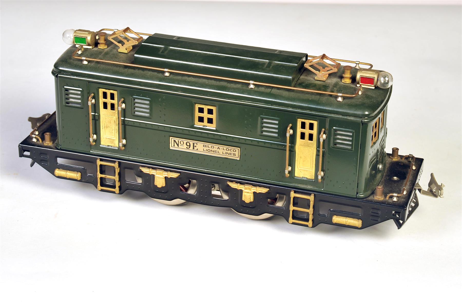 Appraisal: LIONEL STANDARD GAUGE ELECTRIC E BILD-A-LOCO American ca - Dark