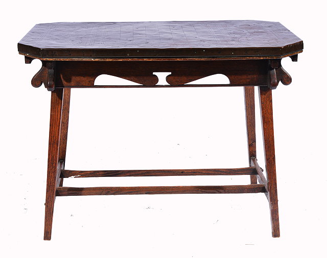 Appraisal: AN ART NOUVEAU LOW GAMES TABLE the copper top with