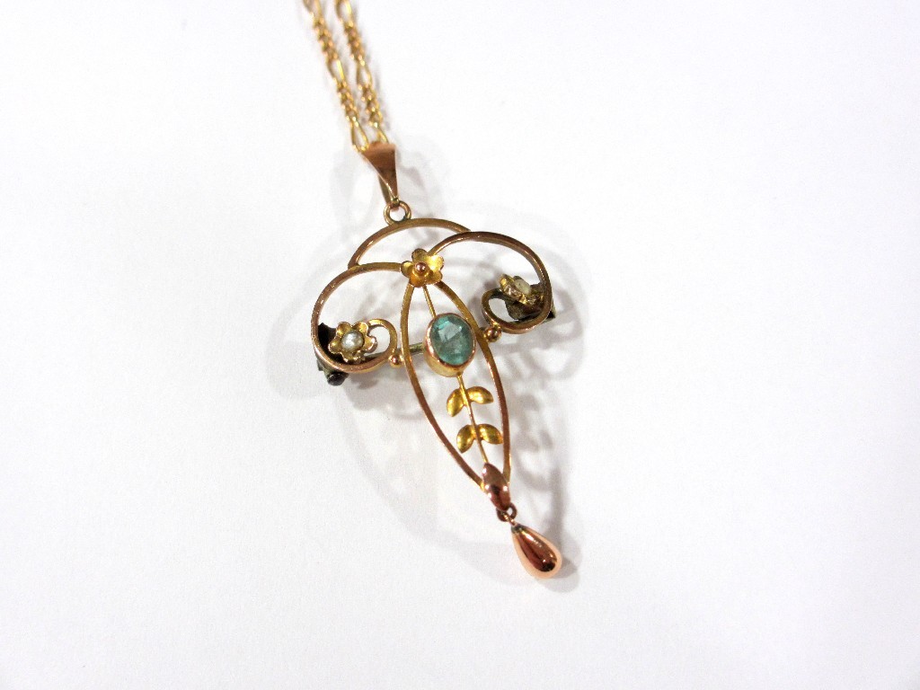 Appraisal: An Art Nouveau gold pendant aquamarine and pearl set on