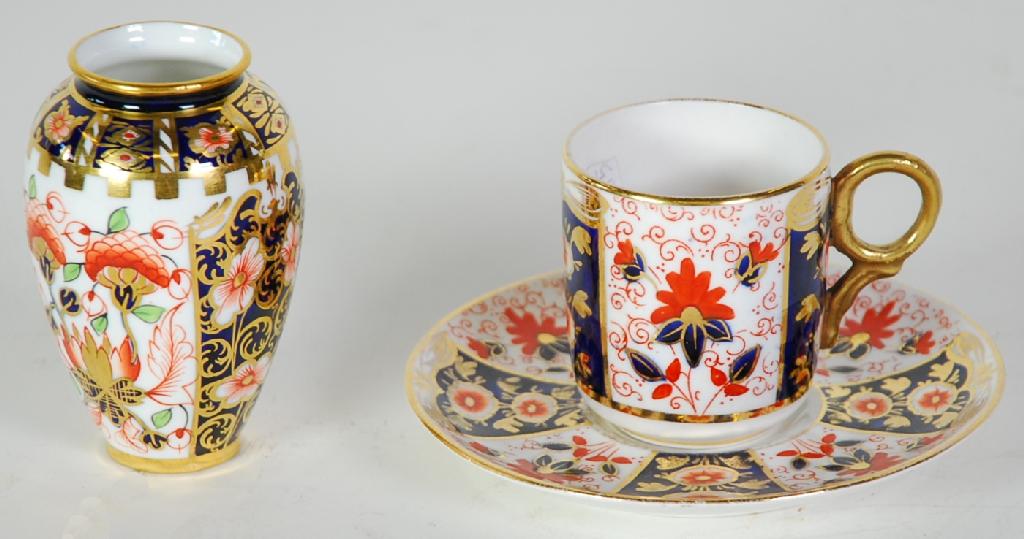 Appraisal: EARLY TWENTIETH CENTURY SMALL ROYAL CROWN DERBY JAPAN PATTERN CHINA