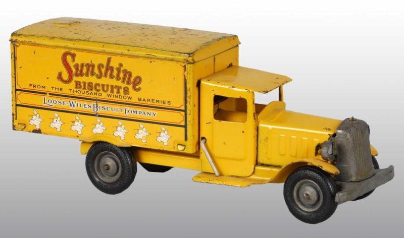 Appraisal: Pressed Steel Metalcraft Sunshine Biscuit Truck Description American Running baker