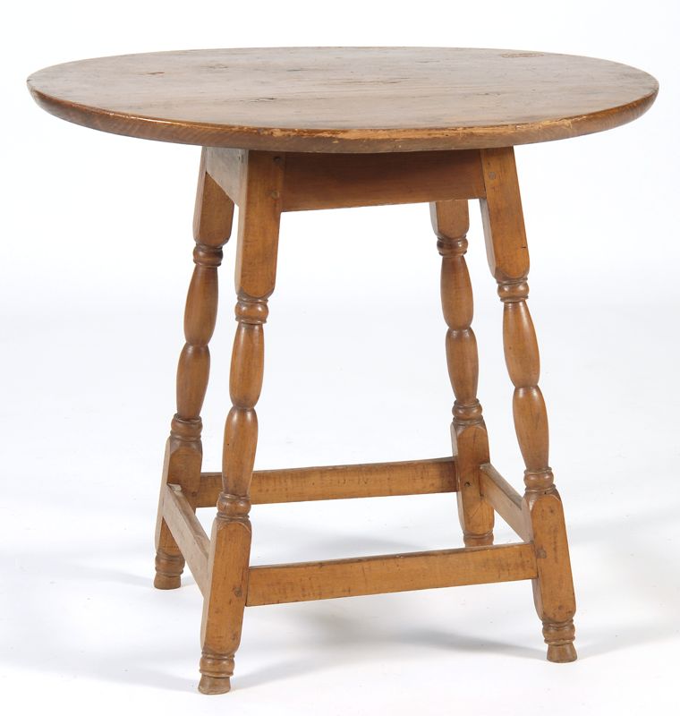 Appraisal: ANTIQUE AMERICAN TAVERN TABLE In pine and maple with oval