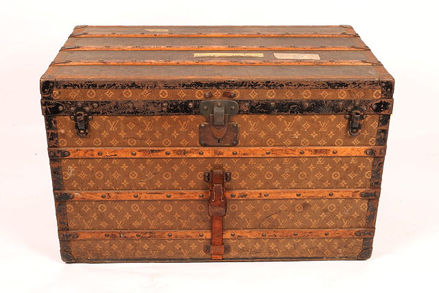 Appraisal: A LOUIS VUITTON CABIN TRUNK with monogram decoration the lined