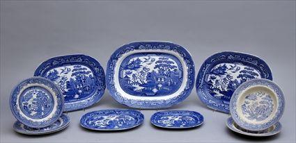 Appraisal: NEST OF FIVE GRADUATED ALLERTON'S TRANSFER PRINTED WILLOW PLATTERS Together