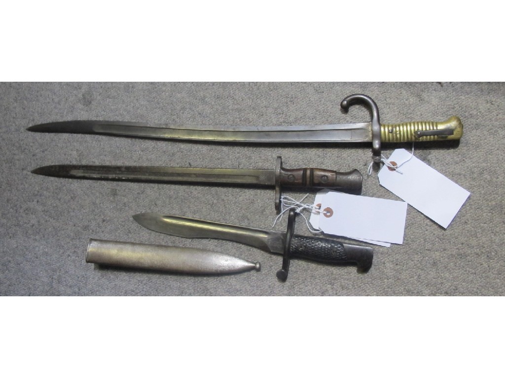 Appraisal: Lot comprising Spanish French and American bayonets