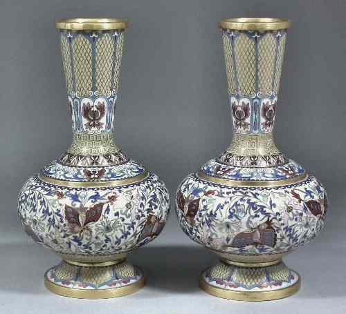 Appraisal: A pair of Chinese cloisonne bulbous shaped vases decorated with