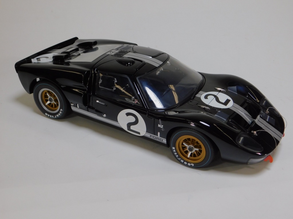 Appraisal: EXOTO RACING LEGENDS FORD GT DIECAST CAR Limited edition