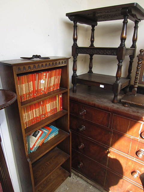 Appraisal: A TH CENTURY OAK WATERFALL BOOKCASE cm wide together with