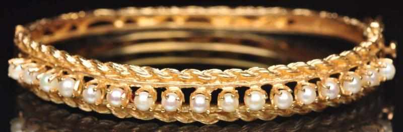 Appraisal: K Y Gold Pearl Hinged Bracelet Weight grams dwt Condition