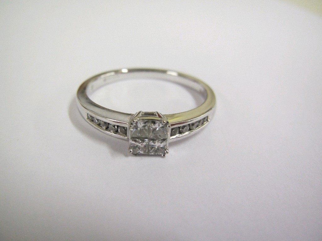 Appraisal: Eighteen carat white gold diamond set dress ring with a