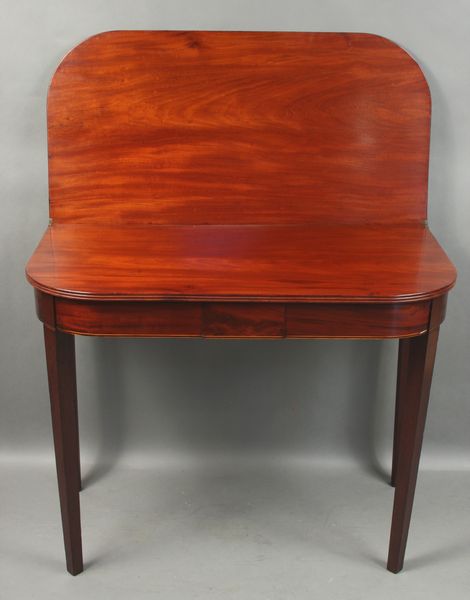 Appraisal: Early th Century Federal mahogany table wth banding of satinwood