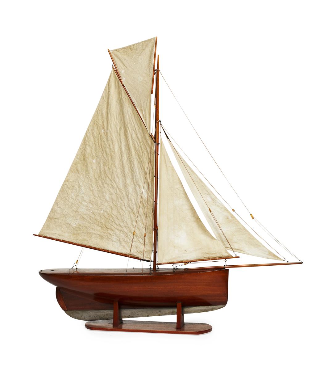 Appraisal: EDWARDIAN POND YACHT EARLY TH CENTURY with a central mast