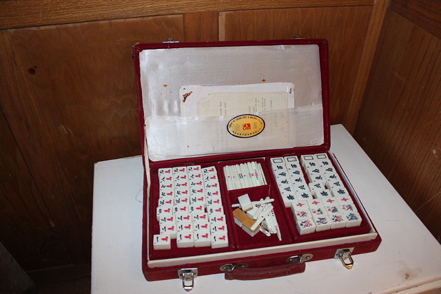 Appraisal: A VELVET CASED MAHJONG SET