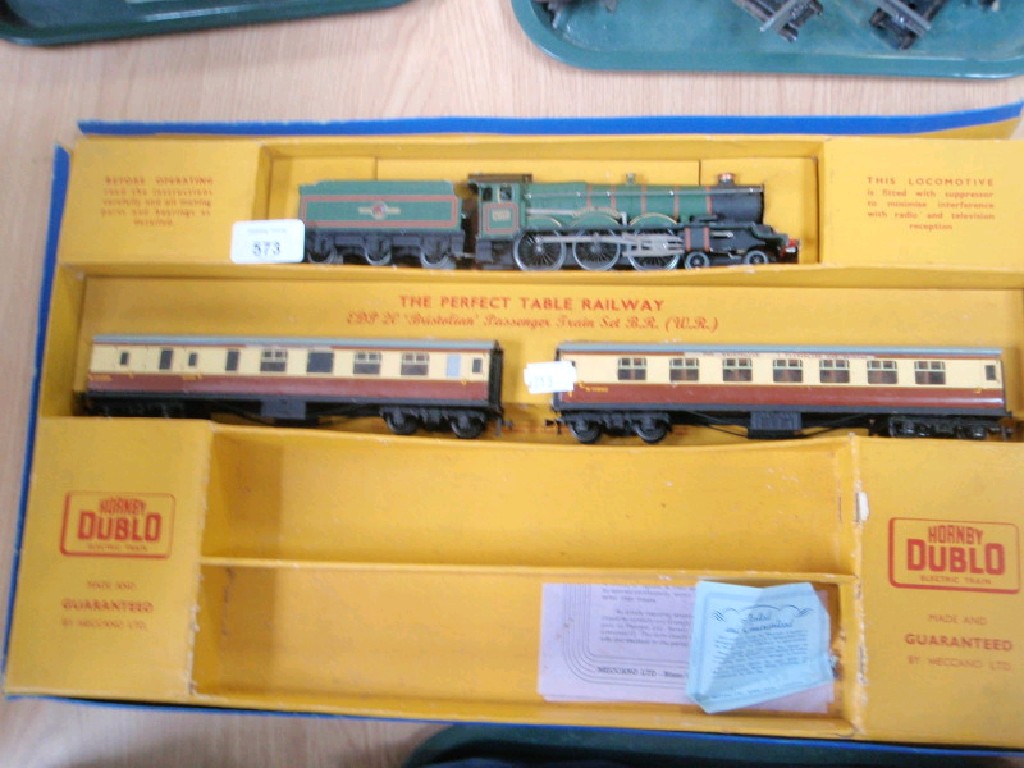 Appraisal: Hornby Dublo P Bristolian locomotive tender and two carriages together