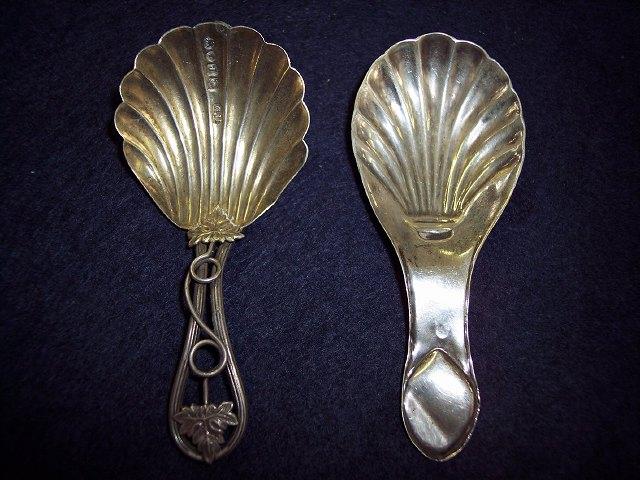 Appraisal: A Victorian caddy spoon the pierced handle with vine leaves