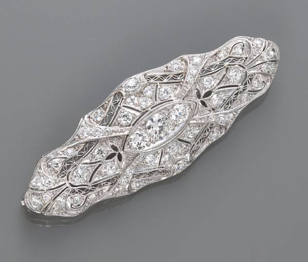 Appraisal: An Edwardian diamond brooch estimated total weight carats mounted in