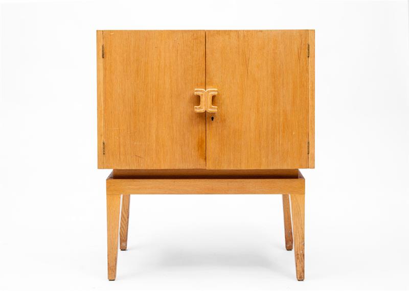 Appraisal: BAR CABINET POSSIBLY ERNST SCHWADRON 's Bleached oak x x