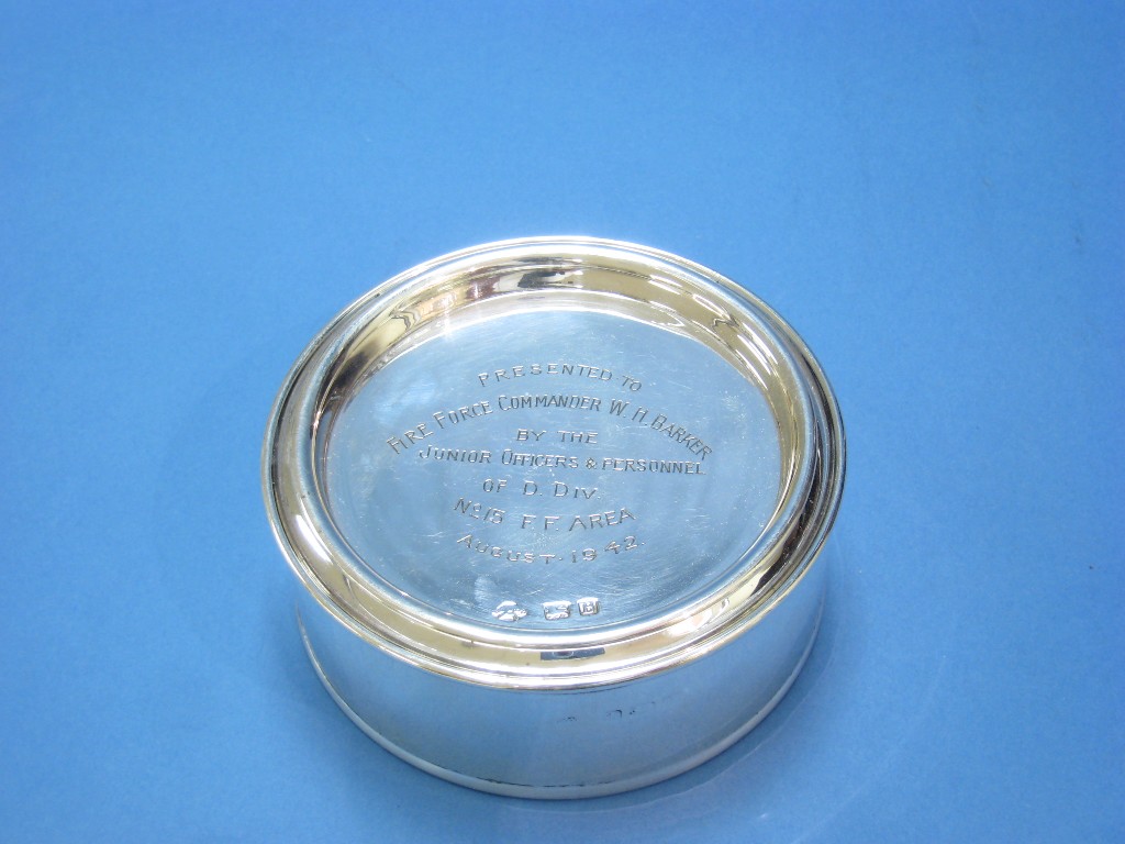 Appraisal: A George circular Coffee Tin Box and Cover with presentation