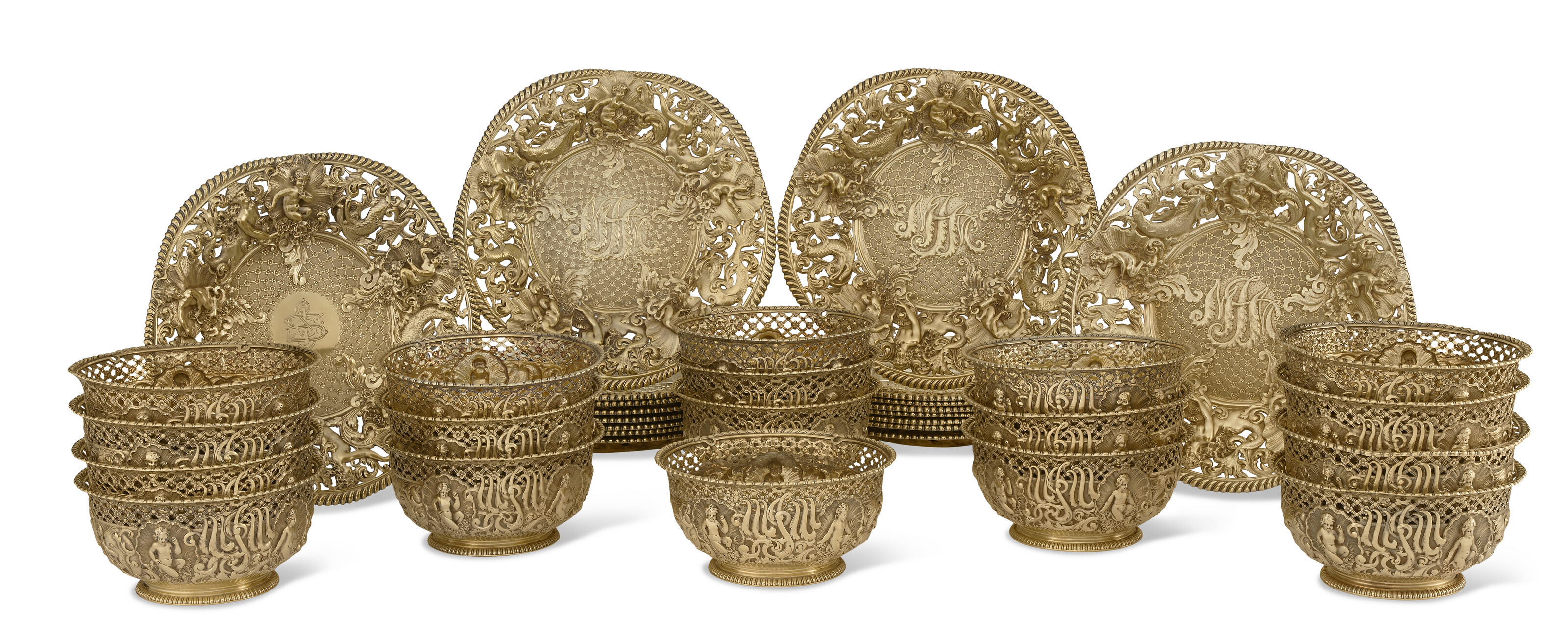 Appraisal: A SET OF EIGHTEEN AMERICAN SILVER-GILT BOWLS AND MATCHING DESSERT