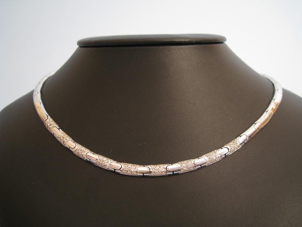 Appraisal: A Contemporary Diamond Necklace pave-set with approx stones in ct