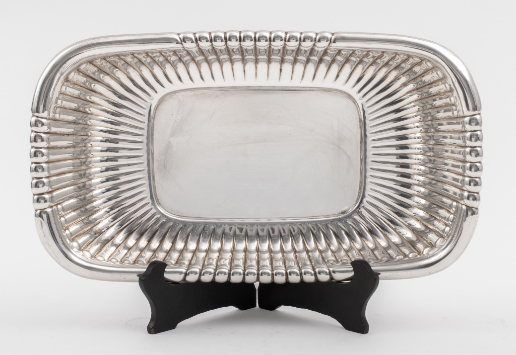 Appraisal: WALLACE STERLING SILVER TRAY Wallace sterling silver tray of rectangular