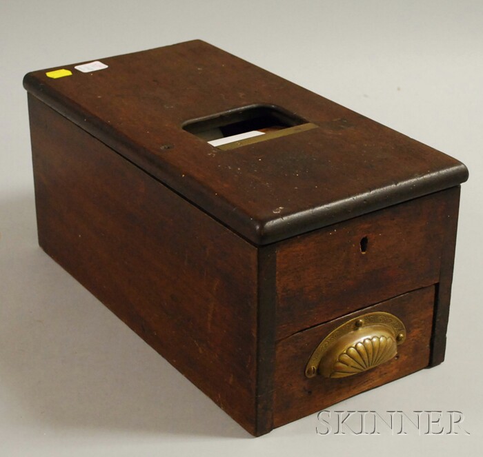 Appraisal: G H Gledhill Sons Ltd Mahogany Cash and Counting Box