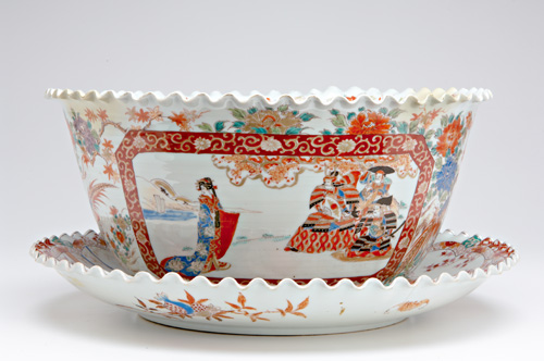 Appraisal: JAPANESE PORCELAIN Bowl and matching plate with pie-crust rims painted