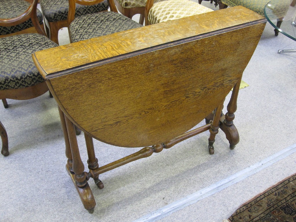 Appraisal: Oak Sutherland table with turned supports