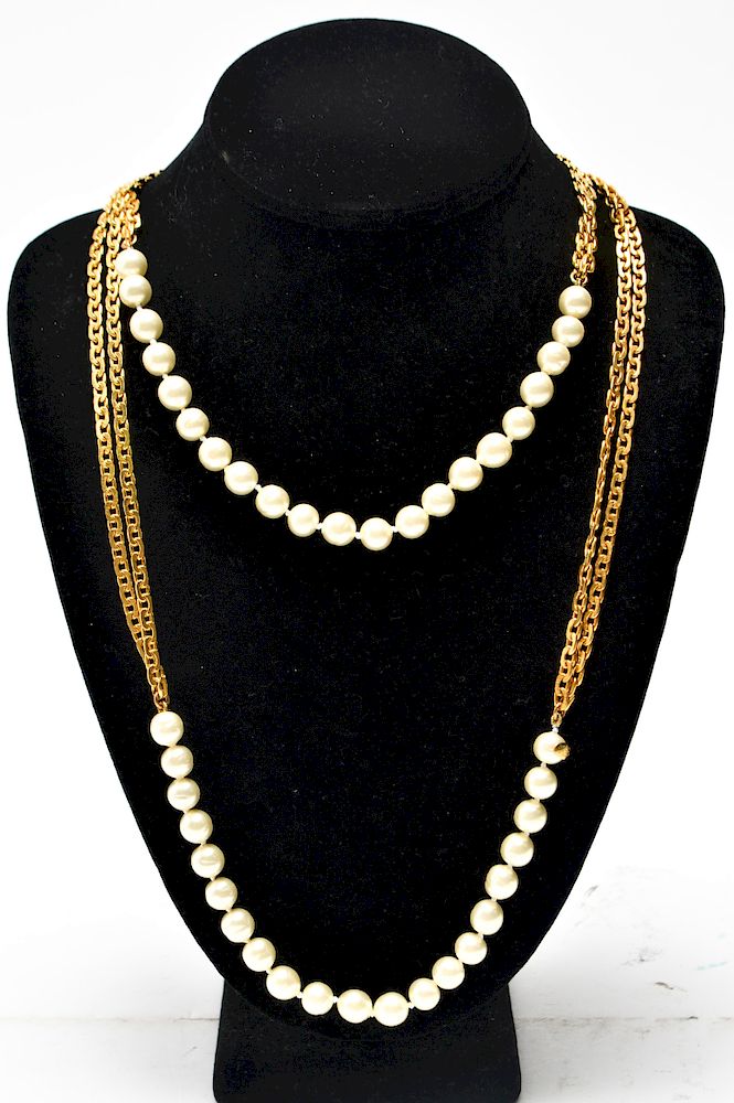 Appraisal: Chanel Gold-Tone Linked Chain Faux Pearls Necklace Chanel France costume