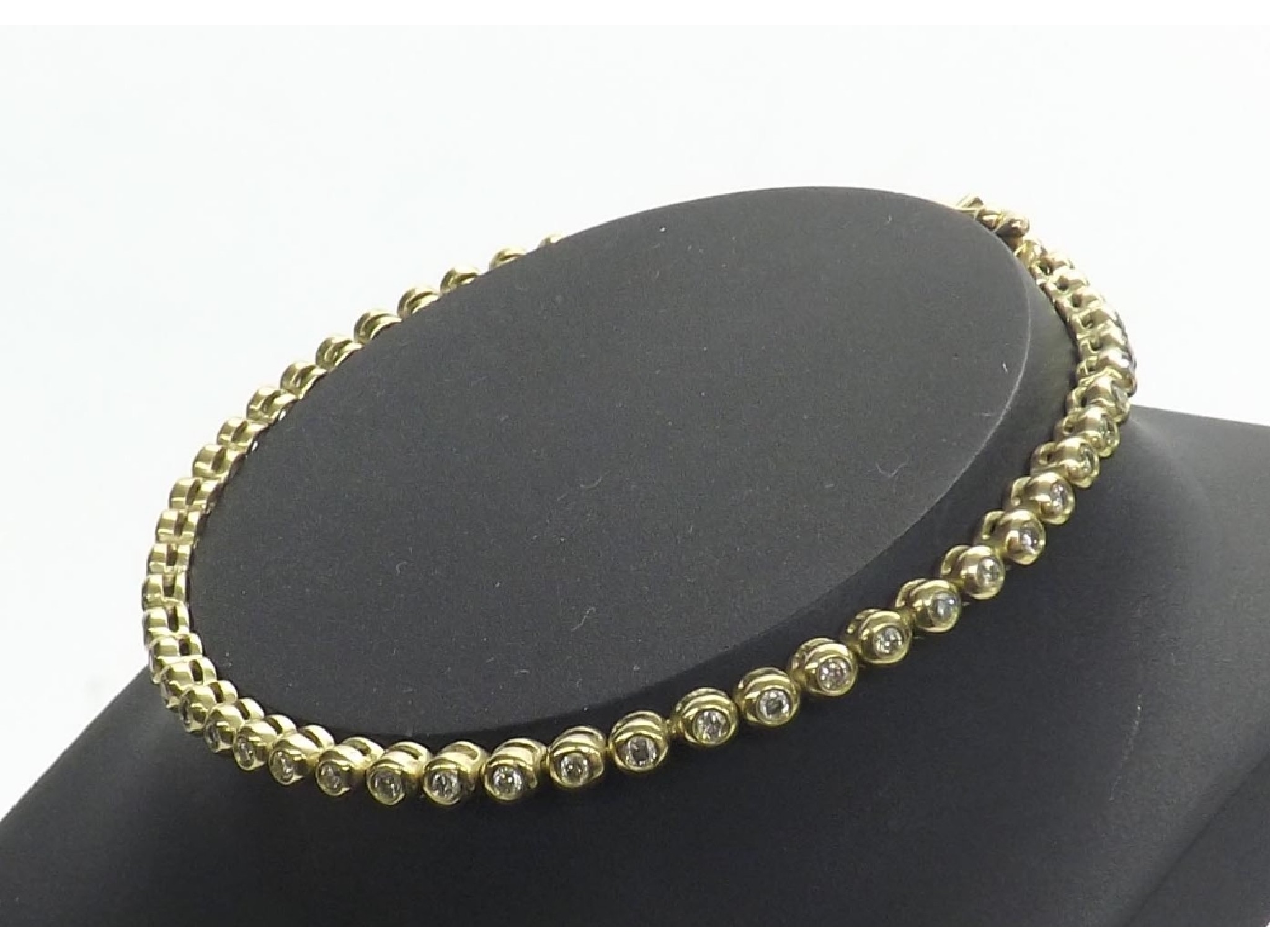 Appraisal: ct diamond set tennis bracelet round-brilliant cuts in a rubover