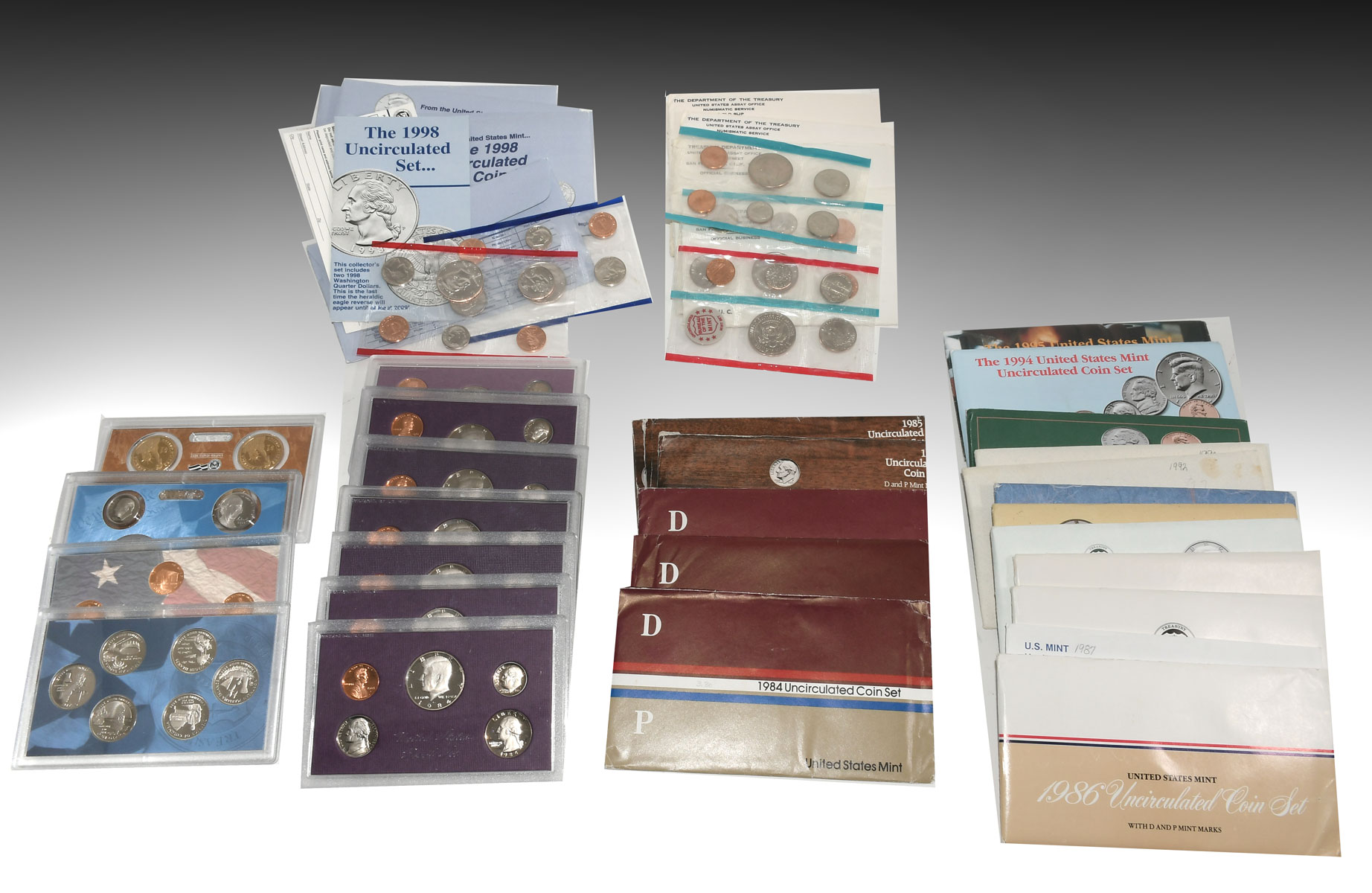 Appraisal: PC UNITED STATES MINT PROOF UNCIRCULATED SETS Comprising Proof sets