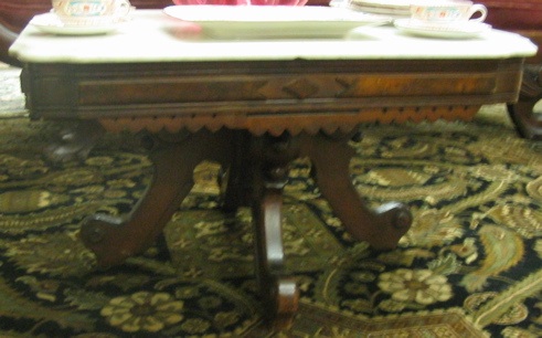 Appraisal: VICTORIAN COFFEE TABLE American last quarter of the th century