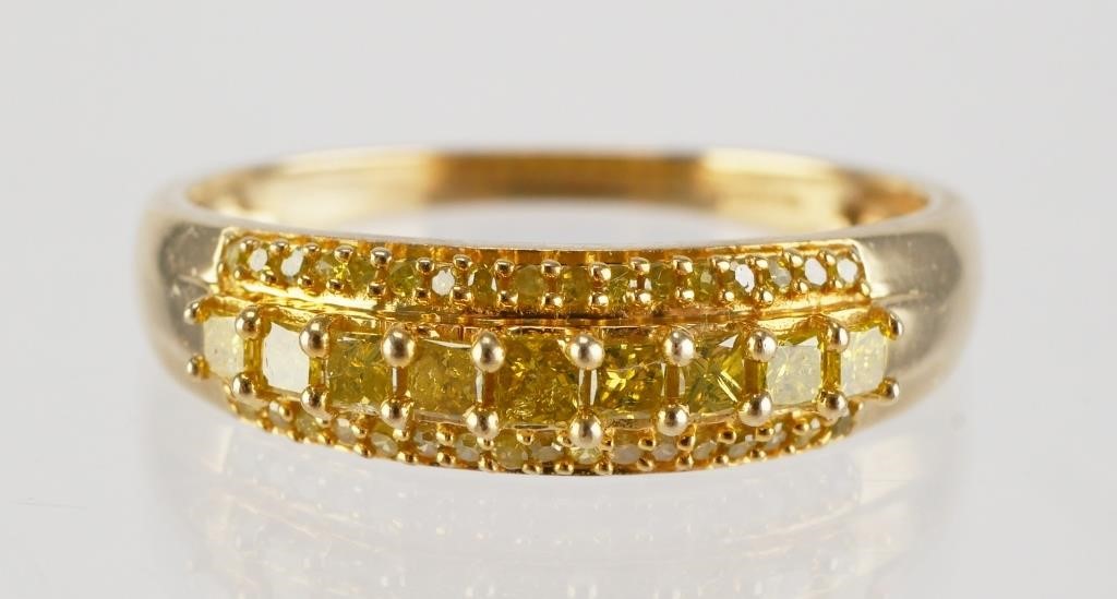 Appraisal: K GOLD AND YELLOW DIAMOND RING K gold and yellow